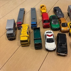 トミカ１２台セットの画像