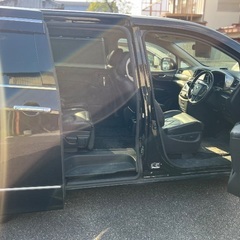 平成26年 e52エルグランド めずらしい4WD 年式      平成26年 カラ-  黒　 の画像