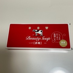 牛乳石鹸赤箱5個の画像
