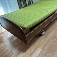 電動ベッド　介護用品　の画像