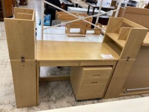 ID:669413　システムデスク（棚２台、インキャビ）　※キズあり