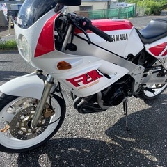 ヤマハ FZR400の画像