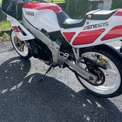 ヤマハ FZR400の画像
