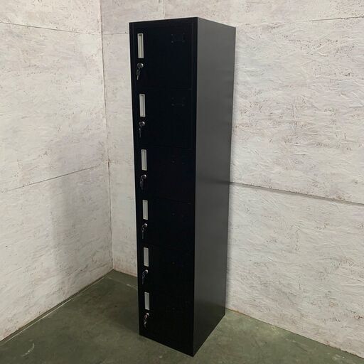 4ドア 鍵付きロッカー 縦型 事務用品 事務什器 ジム 鍵付きA0600 4ドア 鍵付きロッカー 縦型 事務用品 事務什器 ジム 鍵付き ホワイト 店舗