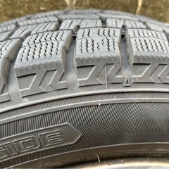 スタッドレスタイヤ(ホイール、ナット付)185/65R15の画像