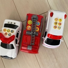 車のおもちゃ3点セットの画像