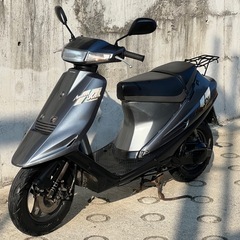 大人気セール‼️ピンクナンバー車両🎀安心のバッテリー充電済み🔋前後タイヤまだまだ山あり⛰️嬉しいオイル満タン補充済み🈵オイル交換不要⭕️継ぎ足しだけで🆗2サイクルでパワフルな走り💨CE11A アドレスV100✴の画像