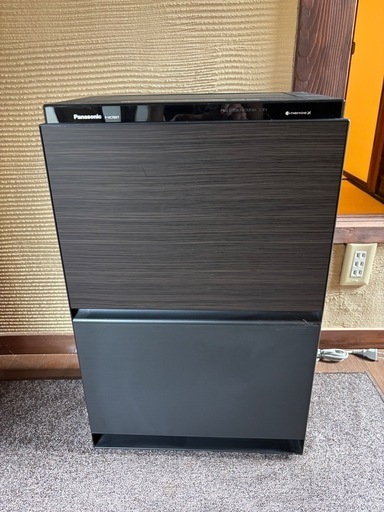 　Panasonic ナノイー 加湿空気清浄機　美品です。F-VC70XT