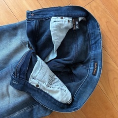 ヌーディージーンズの画像