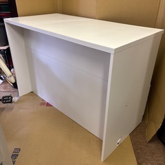 テーブル デスクの画像