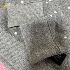 美品です！100サイズパーカーの画像