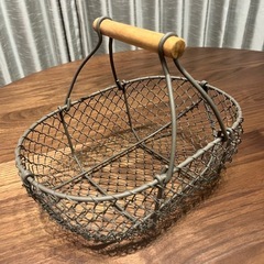 ワイヤーバスケット　かごの画像