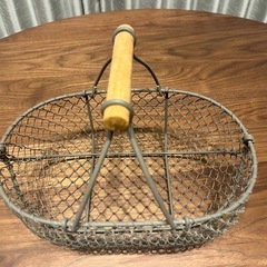 ワイヤーバスケット　かごの画像