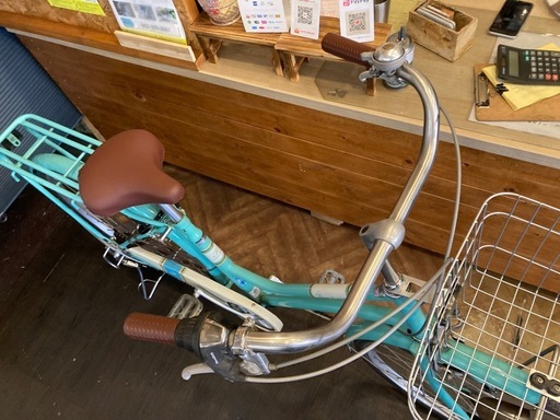 【チェーン新品！】 LEDオートライト　6段変速　26インチ自転車　エメラルドグリーン チェーン新品！】 LEDオートライト 6段変速 26インチ自転車 エメラルド