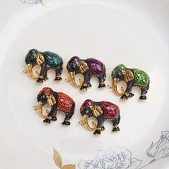 新品❕大特価❕アンティーク調✨️お洒落❤️アフリカ 象 ブローチ グリーン ヴィンテージの画像