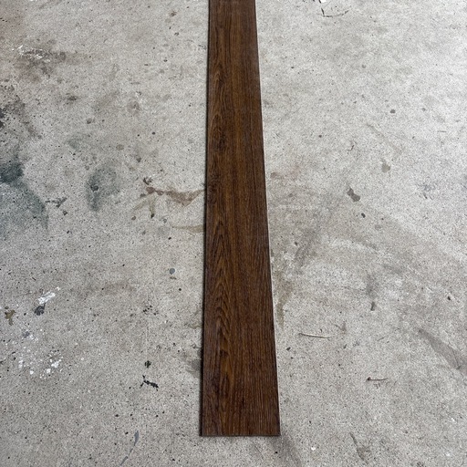 フロアタイル　塩ビタイル