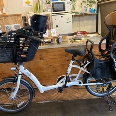 【前後タイヤ・チューブ新品！】 LEDオートライト　6段変速　子供乗せ自転車　20インチ　ホワイトの画像