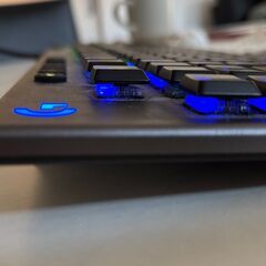 ゲーミングキーボード(G813-TC, Logicool)の画像