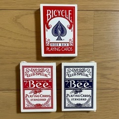 マジック用トランプ3セット
とカードマジック説明本の画像