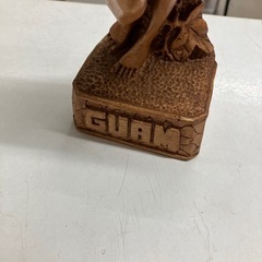 ロ 2509-158 グアム 置き人形 木彫り 中古の画像