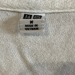ユニクロ ＶネックＴシャツの画像