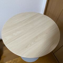 【無料】１〜２人用丸テーブルの画像
