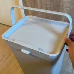 【販売者確定】ゴミ箱　持ち運び可能　9/12まで！　の画像