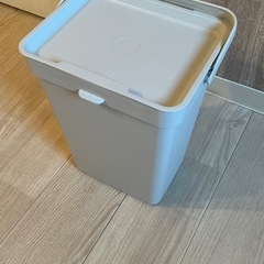 【販売者確定】ゴミ箱　持ち運び可能　9/12まで！　の画像