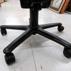 使用感あり キャスター劣化あり Steelcase Japan OAチェア グレー系 昇降式 オフィスチェア オフィス家具 椅子 イス いす スチールケース 苫小牧西店の画像