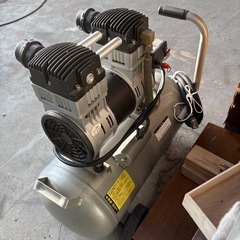 オイルレスエアーコンプレッサー 静音タイプ  38ℓ  1.5馬力  シンセイ  EWS-38の画像