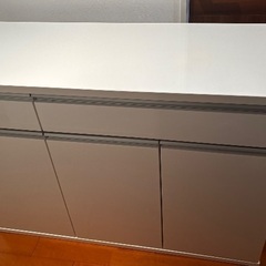 収納付ダイニングバーカウンターの画像
