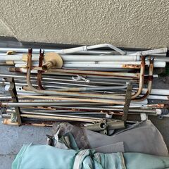 ジャンク品 HD　10数個、１ｍにカット済みの鉄パイプの画像