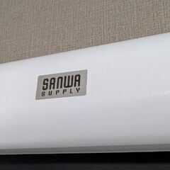 プロジェクタースクリーン（ワイヤー付）の画像