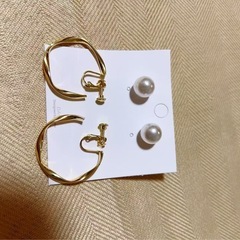 パール付きピアスセットの画像