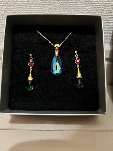 ジブリ美術館限定　ハウルのネックレス、ピアスセット