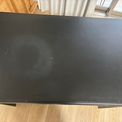 黒い机
の画像