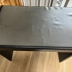 黒い机
の画像