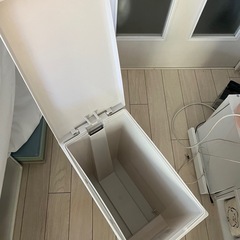 【中古・美品】ゴミ箱の画像
