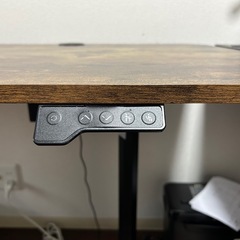 昇降デスク　広い　高さ最大110cmほどの画像