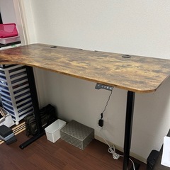 昇降デスク　広い　高さ最大110cmほどの画像