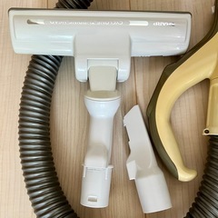 SHARP 掃除機 無料差し上げます（発送不可）の画像