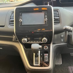 ニッサン セレナ ハイウェイスターG プロパイロット ハイブリッド ミニバンの画像