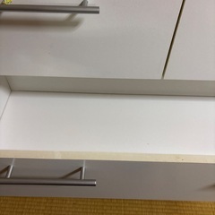 お話し中　タンスの画像