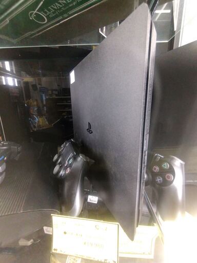 リユースのサカイ浦和店 【E354】⚫️PS4 本体 CUH-2000B