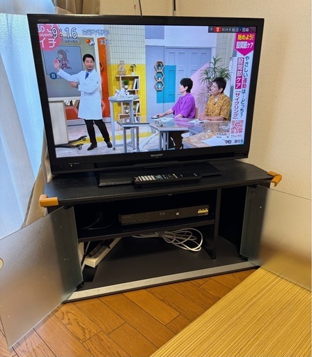 決まりました！！SHARP  32型テレビ　テレビボード