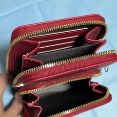 紐なし ショルダーバッグ？ 赤色の画像