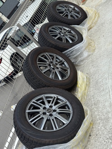 ブリヂストンのスタッドレスタイヤ15インチ　4本セット