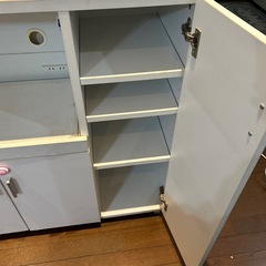 収納棚の画像