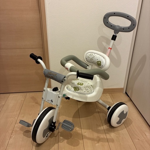 ディズニートライクピュア 三輪車（ホワイト）