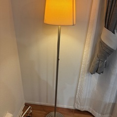 フロアランプの画像